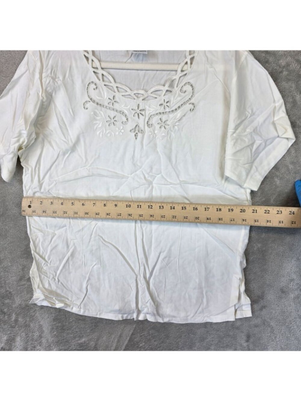 Bali Emerald Blouse Womens One Size White Short Sleeve Embroidered Rayon - Picture 6 of 7